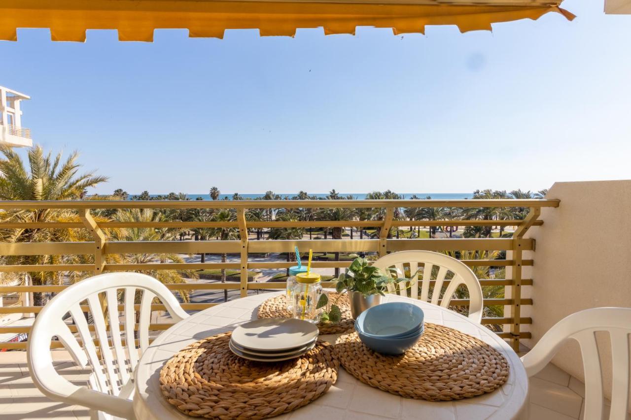 萨洛Novelty Con Vistas Al Mar公寓 外观 照片
