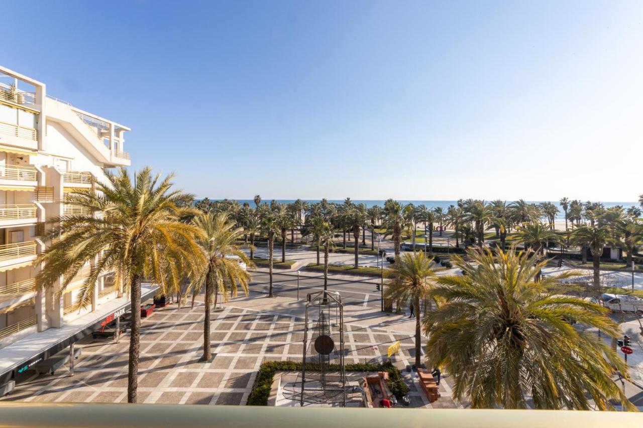 萨洛Novelty Con Vistas Al Mar公寓 外观 照片